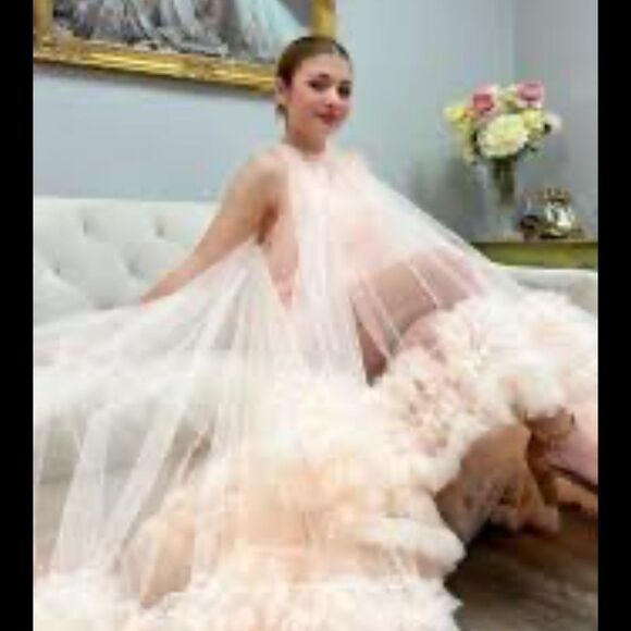 Mac Duggal Juliana High-Low Ruffle-Hem Tulle Tent Gown/ size 6 - Picture 8 of 15